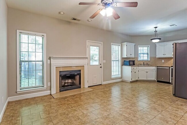 Building Photo - 436 Highland Cove Dr