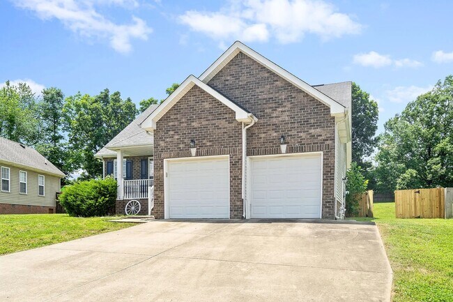 Building Photo - 1534 Tylertown Rd