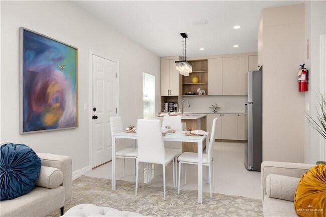 Building Photo - 18 N 43rd St