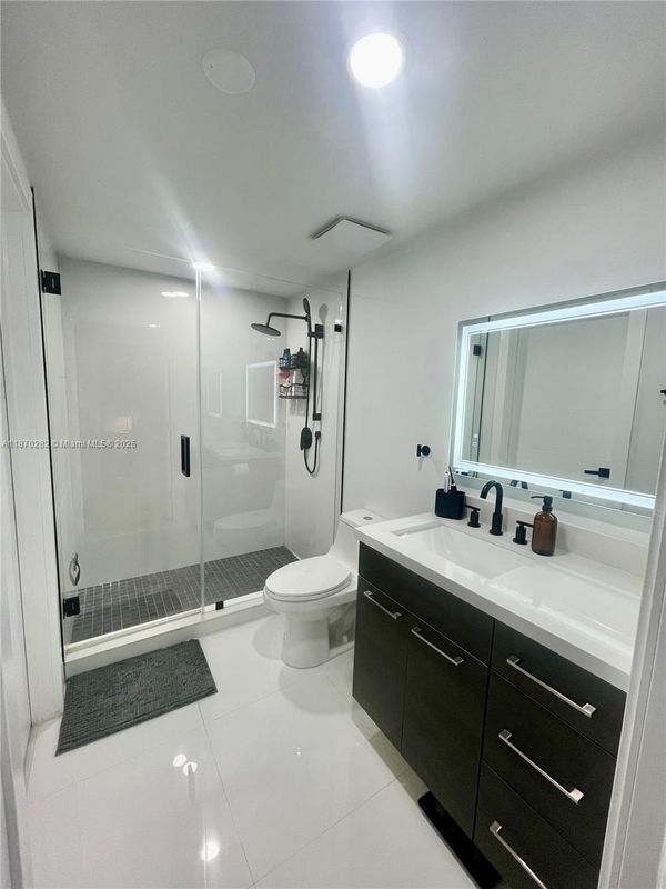 Foto principal - 690 SW 1st Ct