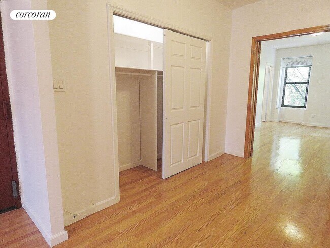 Foto del edificio - 178 E 109th St