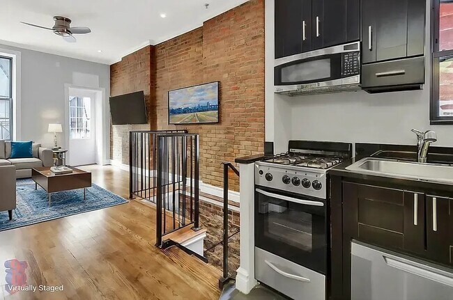 Foto del edificio - 248 Mott St