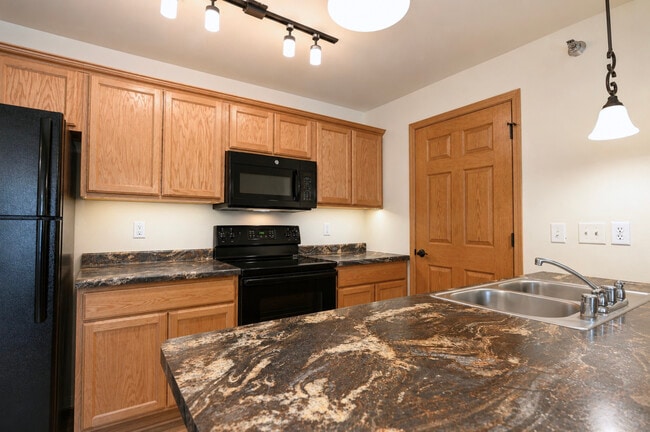 Building Photo - Berry Pointe Luxury Apartments