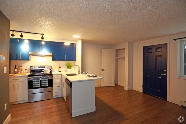 Interior Photo - The Jewell