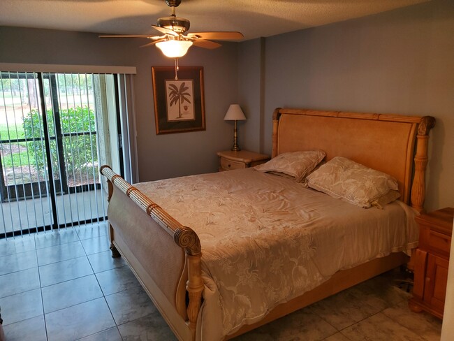 Building Photo - 2800 Cove Cay Dr