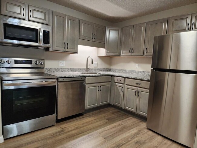 Foto del edificio - 614 Midhurst Rd