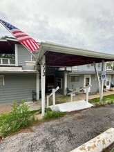 Building Photo - 113 Lucia Ln