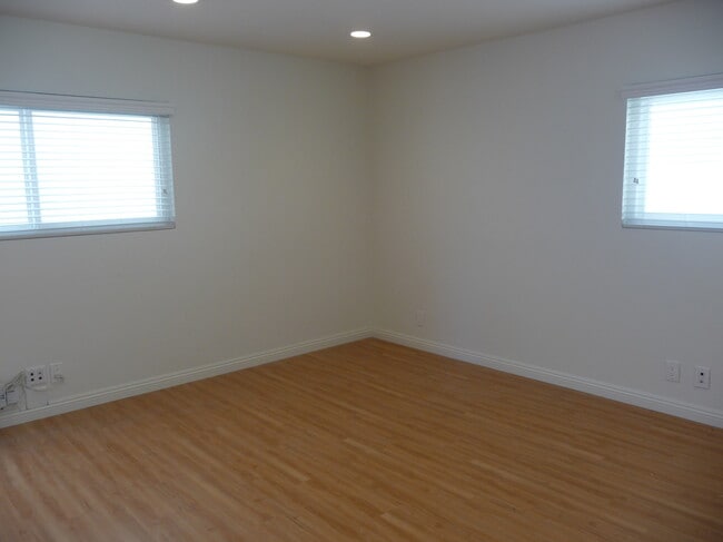 125B - 125 Gull St