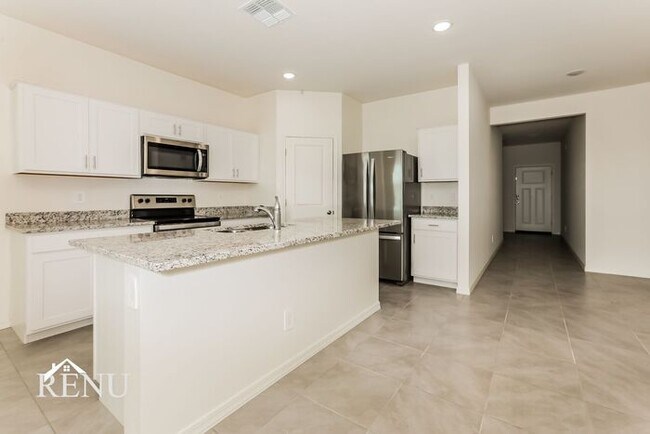 Building Photo - 35621 W San Capistrano Ave