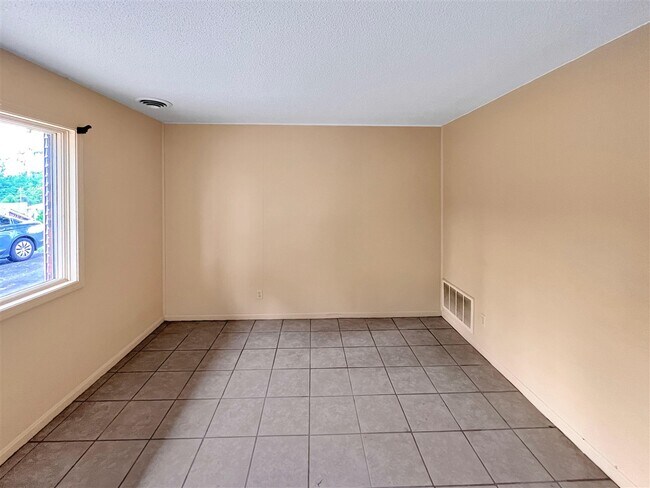 Foto del edificio - 1036-1033 Ellen Dr