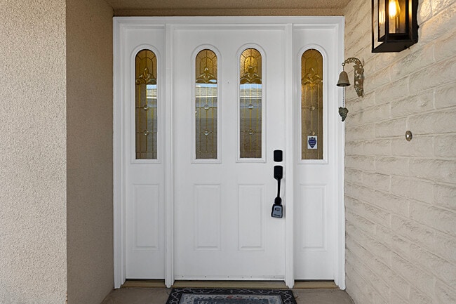 Building Photo - 1453 La Linda Dr