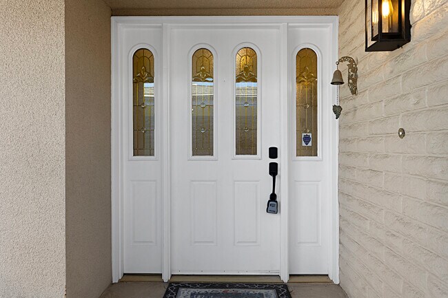 Foto del edificio - 1453 La Linda Dr