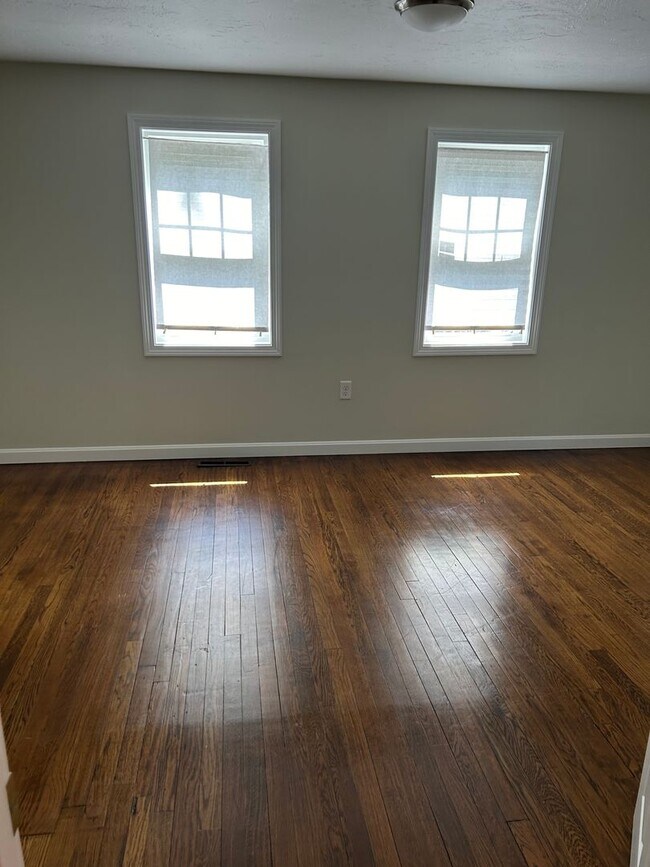 Building Photo - Dennisport 3 Bedroom Ranch