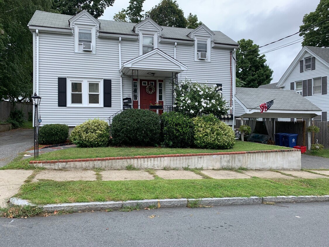Primary Photo - 13 Emerald St