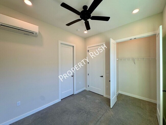 Foto del edificio - 1857 Zeta Way