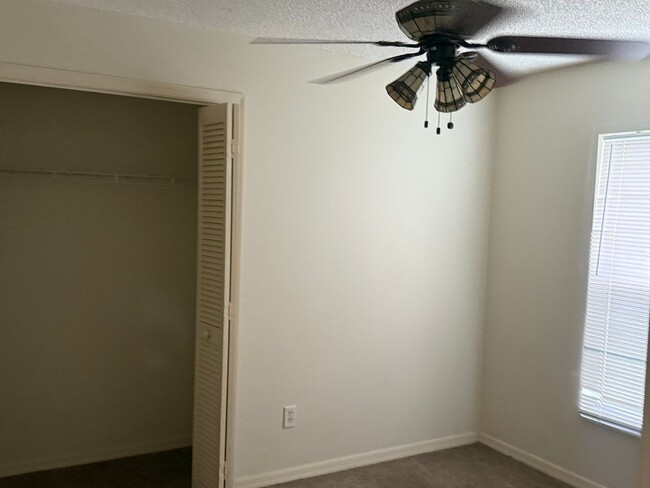 Foto del edificio - 2014 Chelam Way