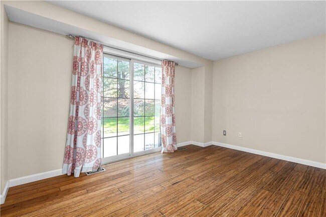Foto del edificio - 314 Quail Run Rd