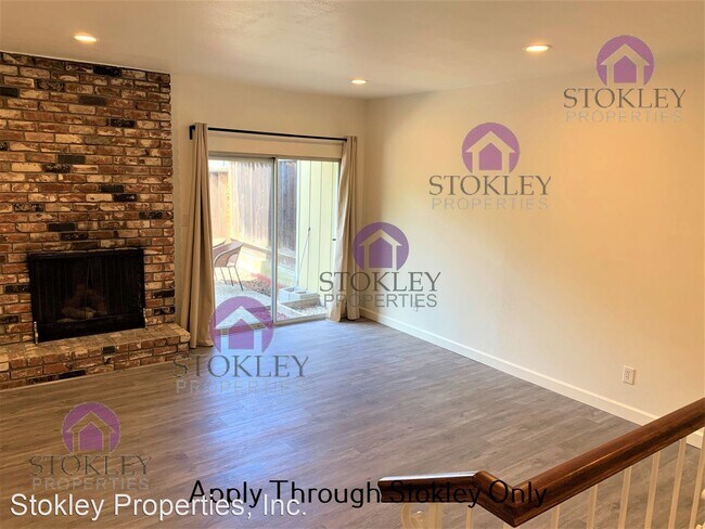 Foto del edificio - 2 br, 2 bath House - 1965 Ascot Drive #4