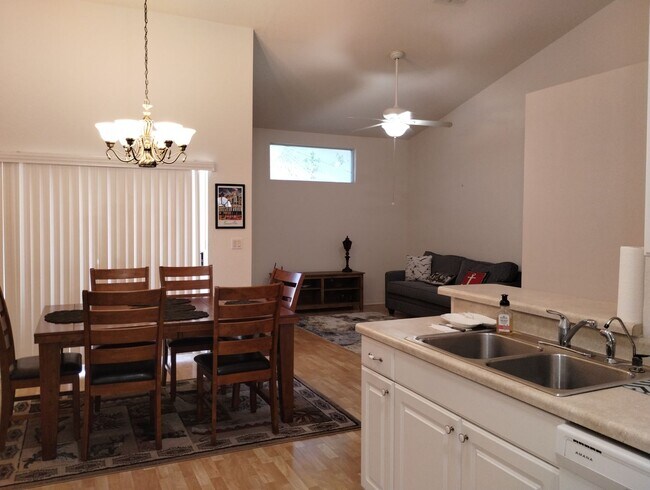 Building Photo - 10362 Chalmer St