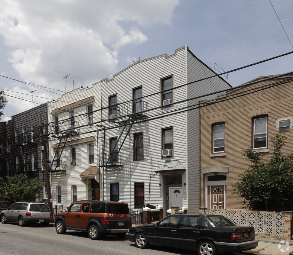 Primary Photo - 205 Jackson St