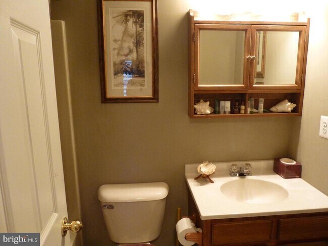 Building Photo - 400 Applegate Ct