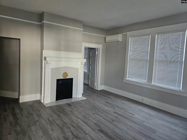 Building Photo - 1100 Belleview St