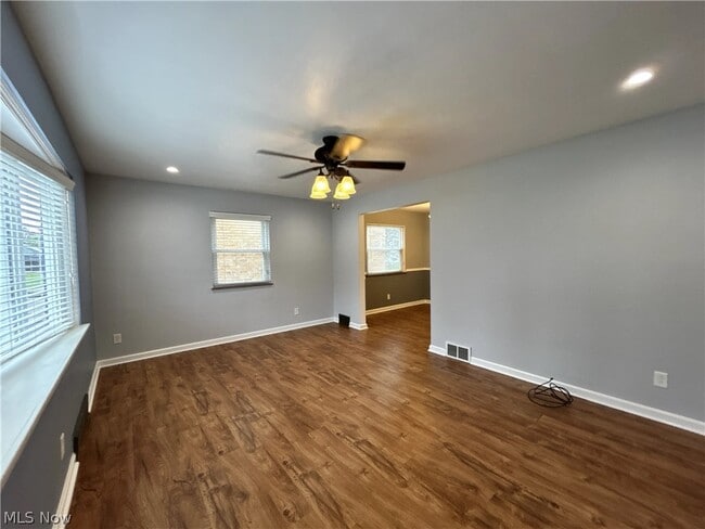 Foto del edificio - 925 Oxford Blvd