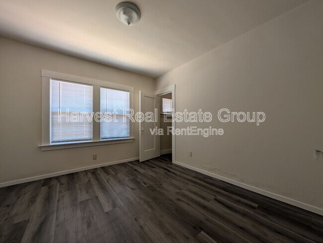 Foto del edificio - 5932 Morse Dr