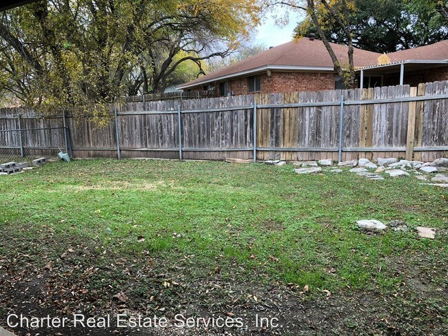 Foto del edificio - 1810 Azalea Dr