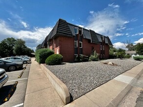 Building Photo - Robertson1001 (KC-DT)