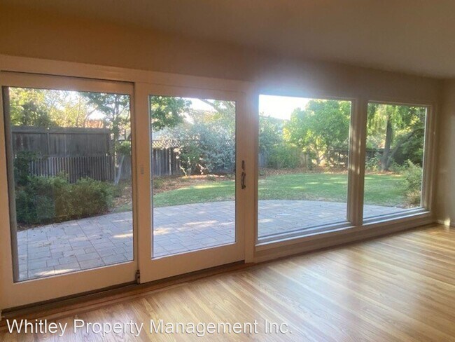 Building Photo - 4 br, 2.5 bath House - 140 E Floresta Way
