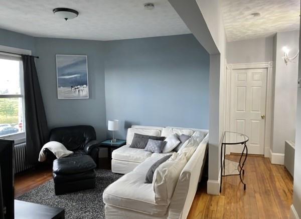 Building Photo - 24 Glendon St