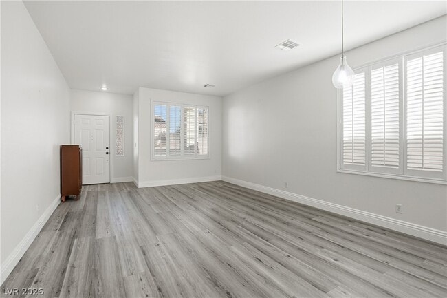 Foto del edificio - 10071 Lemon Valley Ave