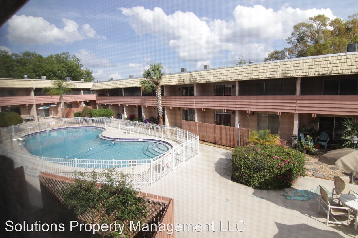 Foto principal - 2 br, 1 bath House - 2507 Country Club Dr