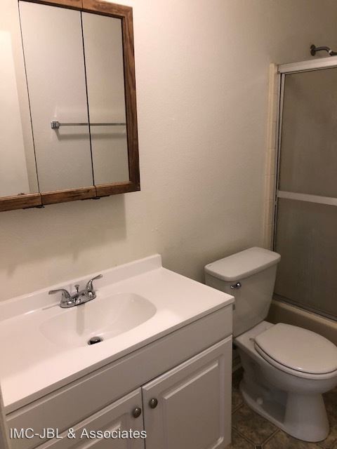 Foto del edificio - 8249 Catalpa Ave