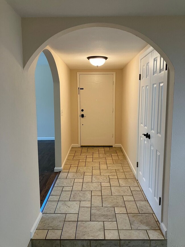 Building Photo - Nicely Updated 4-Bedroom House With Nice B...