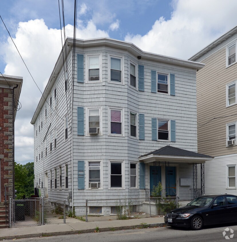 Primary Photo - 524-526 Charles St