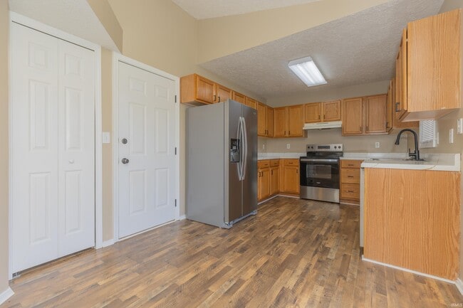 Building Photo - 3224 Park Ridge Dr