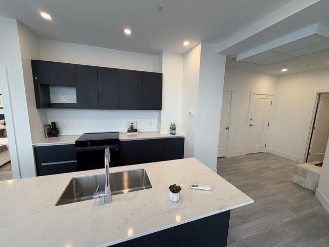 Photo du bâtiment - Beautiful New 2 Bed 2 Bath