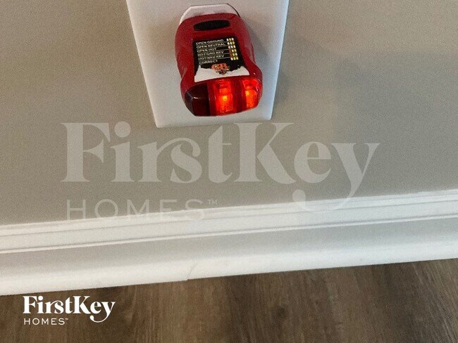 Building Photo - 2592 Hattington Dr