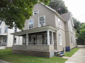 Building Photo - 218 Travis St NE