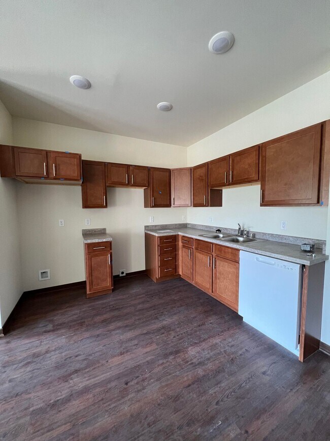 Glen Grove Apartments Apartments 1120 N Windsor Ave Cottage Grove, WI