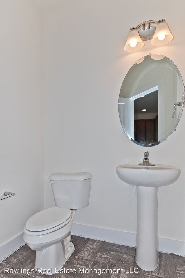 Building Photo - 3 br, 2.5 bath House - 38 Hyde Park Place