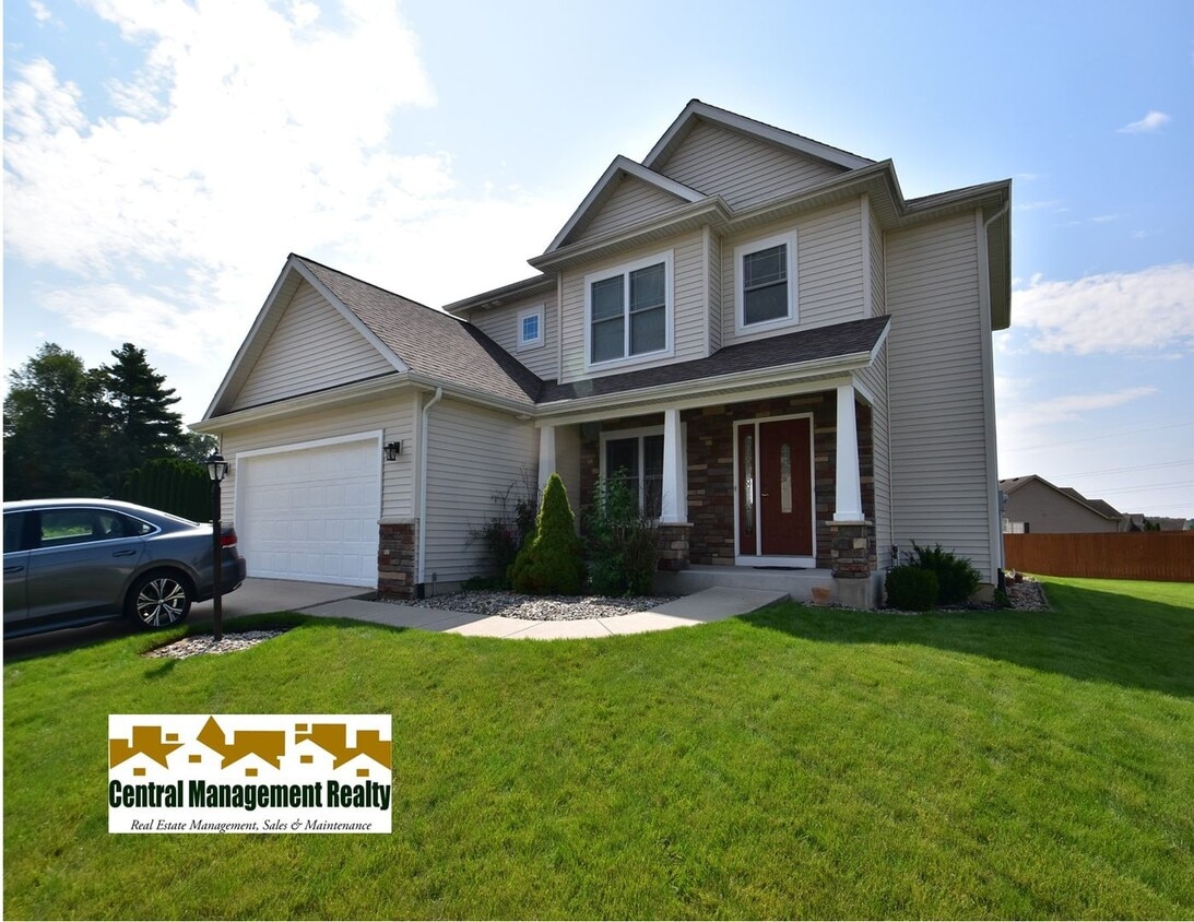 Primary Photo - Short or long term Executive 4 bedroom 2.5...