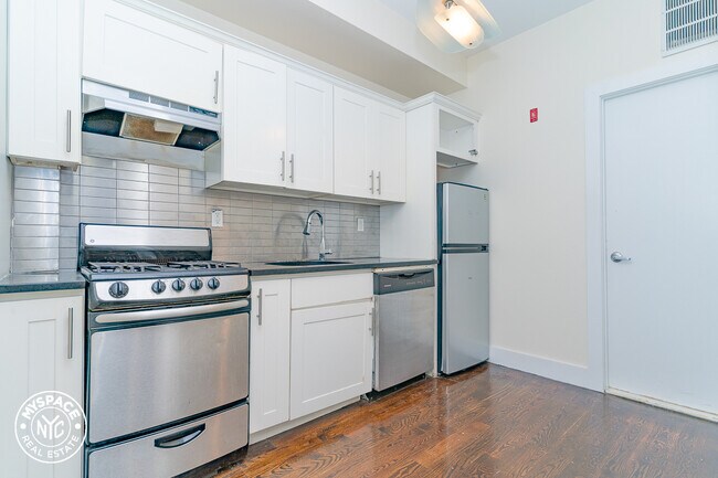 Foto del edificio - 435 Bleecker St