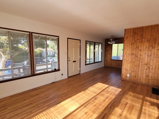 Sala de estar, comedor - 10740 Galvin St