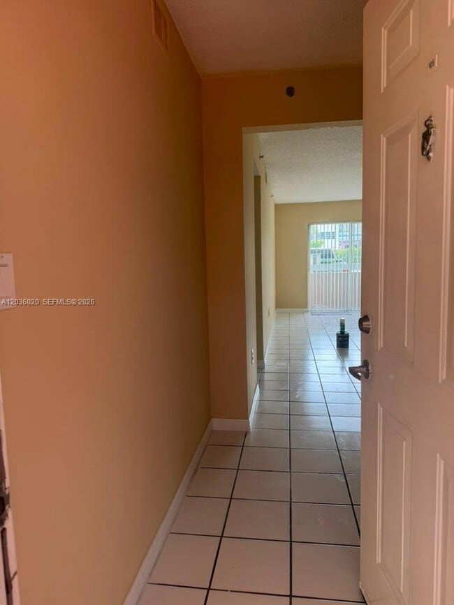 Foto del edificio - 600 NW 32nd Pl