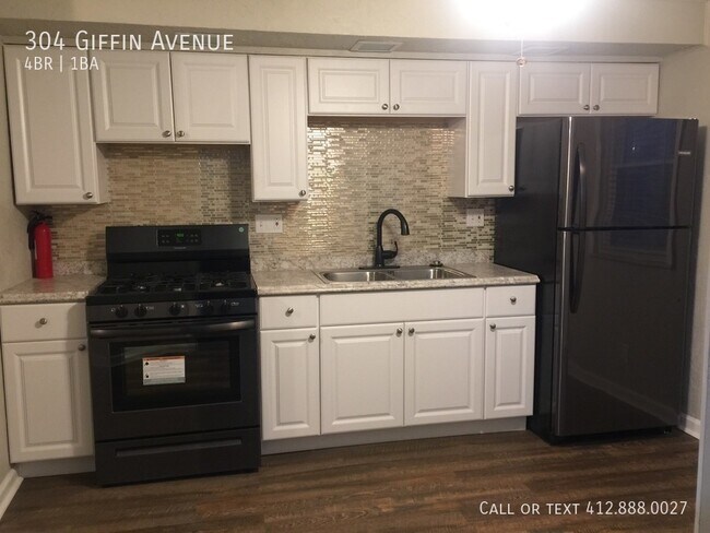 Foto del edificio - 4 Bedroom 1 Bath Newly Renovated!