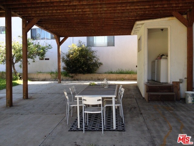 Back yard sitting area - 1631 Morton Ave