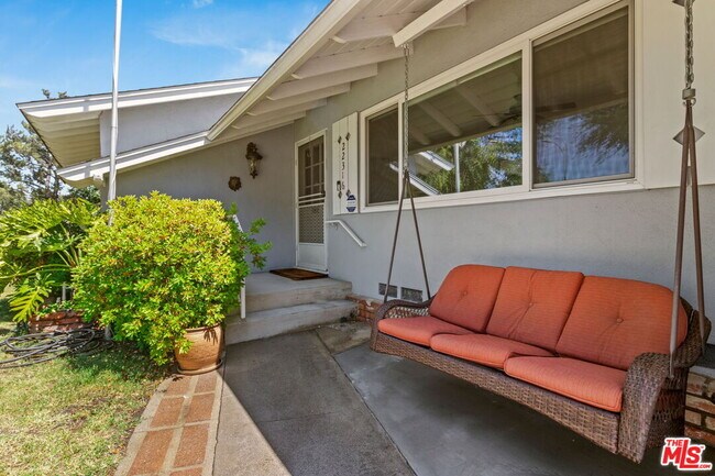 Building Photo - 22316 Cantara St